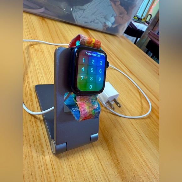 Silver Charger Watch Stand+Apple Watch Charger (Watch to USB)Fast Charging Cable - Picture 2 of 11